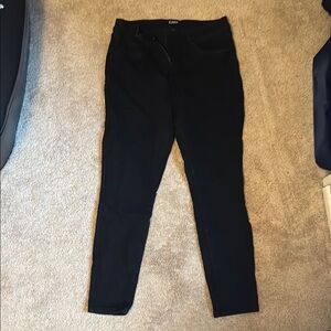 Black Skinny jeans